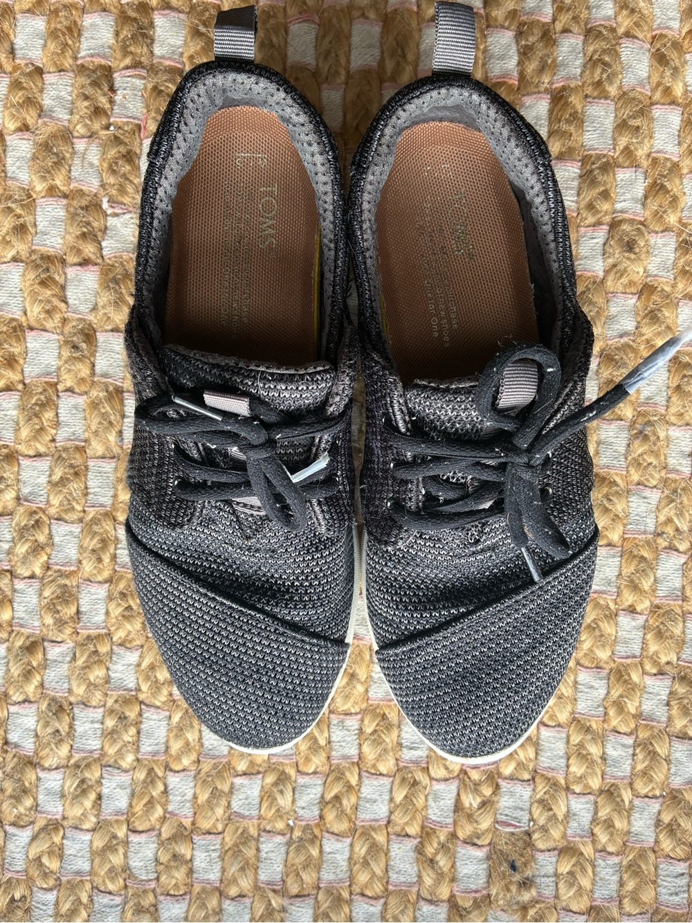 TOMS women’s Black Knit Casual Sneakers